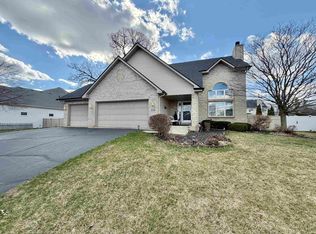 9102 River View Trl, Roscoe, IL 61073