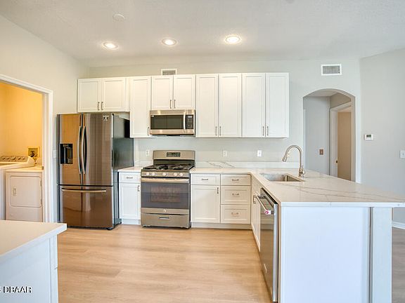 3rd image of 29619 Allegro Dr