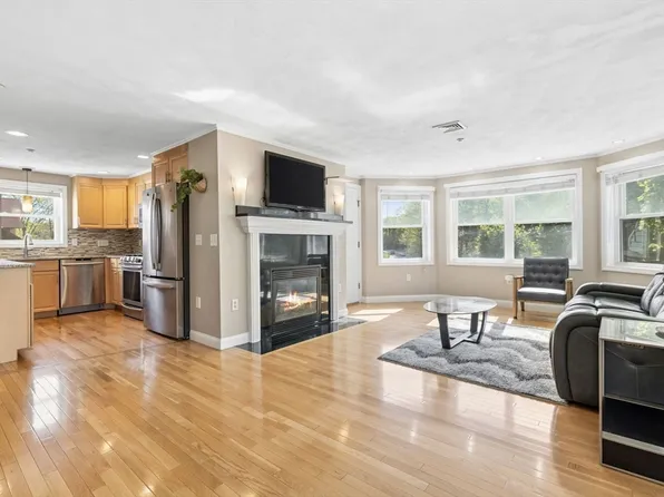 437 N Main St Unit C, Andover, MA 01810