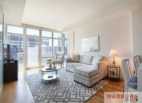 Sold by Warburg | media 7