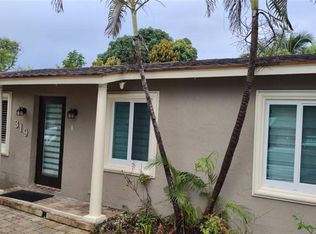 319 SW 77th Ave, Pompano Beach, FL 33068