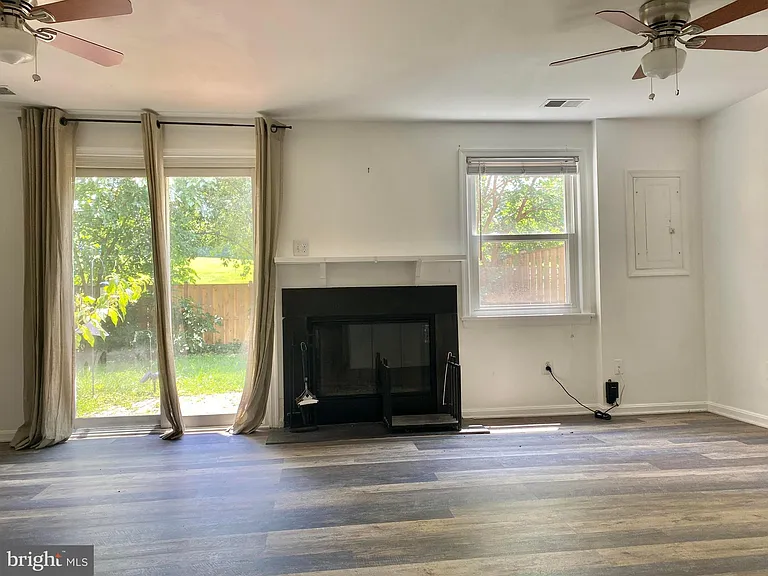 7351 Crestleigh Cir — Photo 5