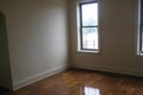 2nd image of 25 Oliver St