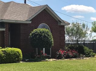 927 Brown Crest Rd, Burleson, TX 76028