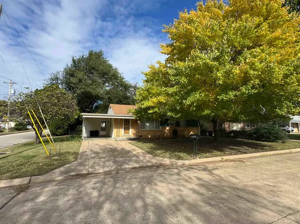 1902 Booth St, Winfield, KS 67156