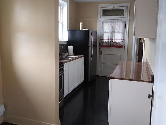 3rd image of 8206 S Kingston Ave APT 3