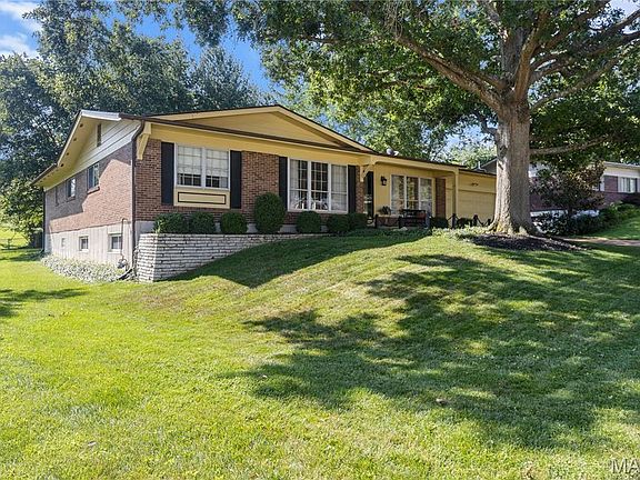 3rd image of 9218 Laramie Dr