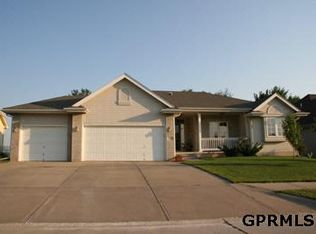 2305 Mayflower Rd, Bellevue, NE 68005