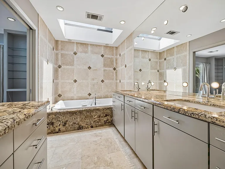 5219 Loch Lomond Dr — Photo 16
