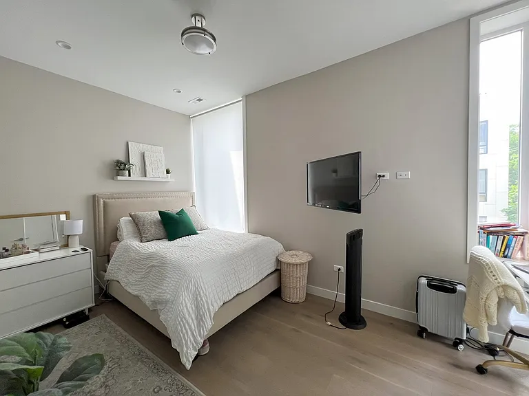 3757 N Sheffield Ave #2010 — Photo 7