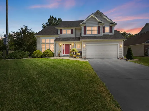 1405 Prairie Crossing Dr, West Chicago, IL 60185