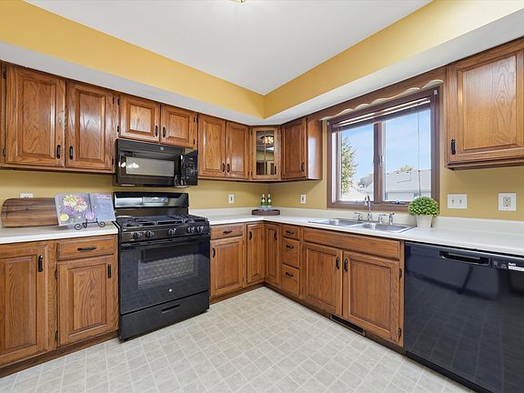5th image of 613 N Forest Ave