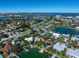 25 Island Dr, Treasure Island, FL 33706