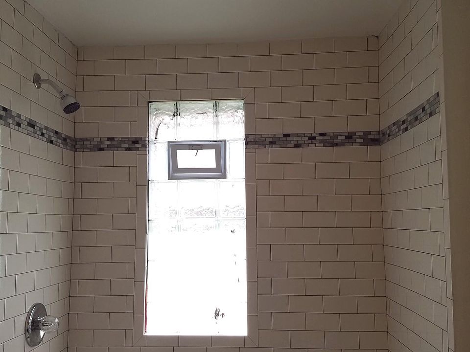 1st image of 18 Shaw Ave APT 3