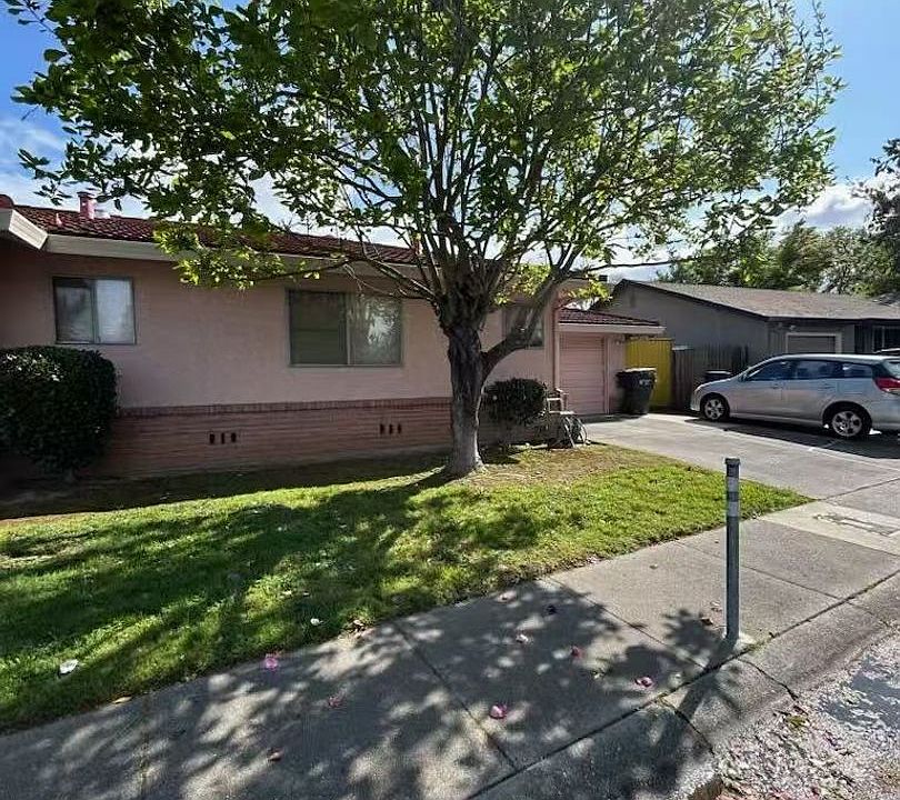 1st image of 916 Bell Air Dr