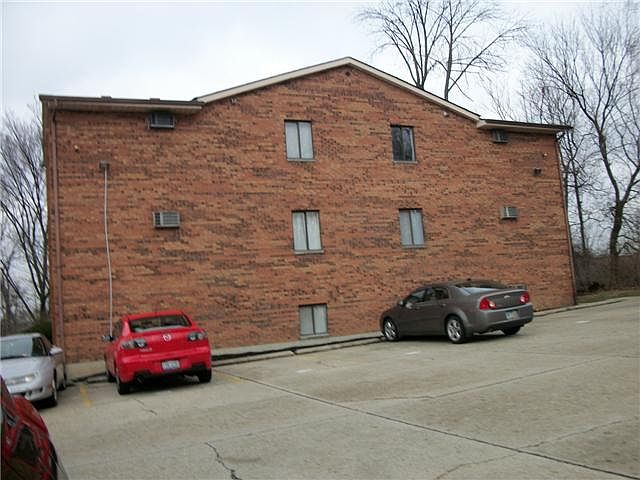 2nd image of 6 Camelot Ct APT 15