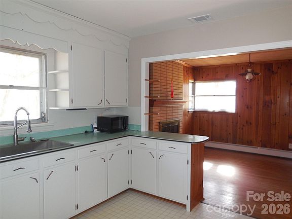 5th image of 781 Denning Pl