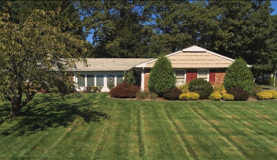 1st image of 1 Beaverdale Ln