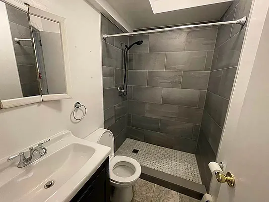 Rented by Metropolis International Realty Inc. | media 8