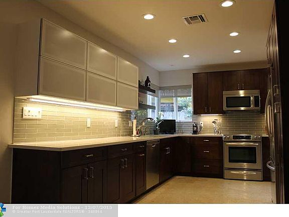 3rd image of 2708 NE 25th Pl