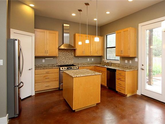 5th image of 3001 Lovell Dr #A