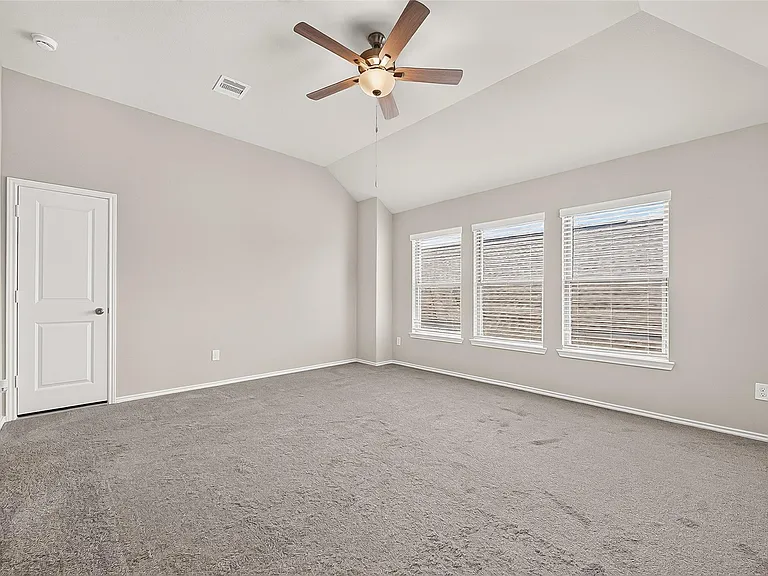 410 Mercury Sky Rd — Photo 44