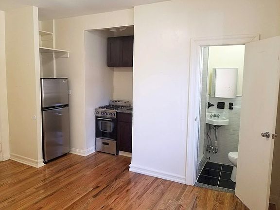 4th image of 260 Hawthorne St APT A6