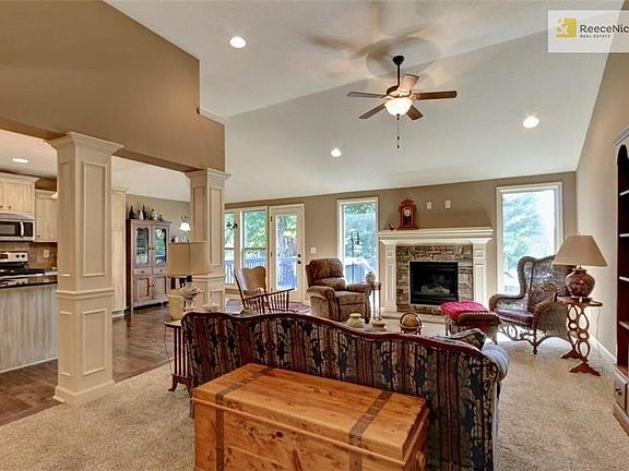 5th image of 1705 NW Hedgewood Dr