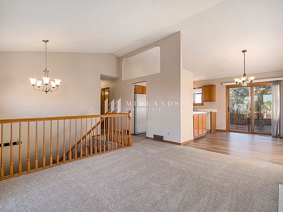 4th image of 15141 Rock Creek Dr