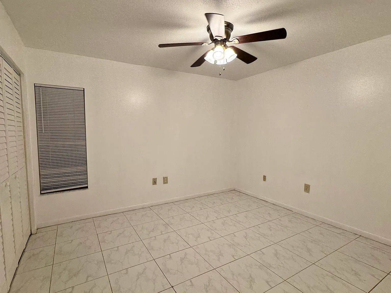 3091 Saint Clair Ave — Photo 3