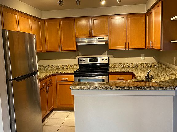5th image of 9826 NE 122nd St APT T202