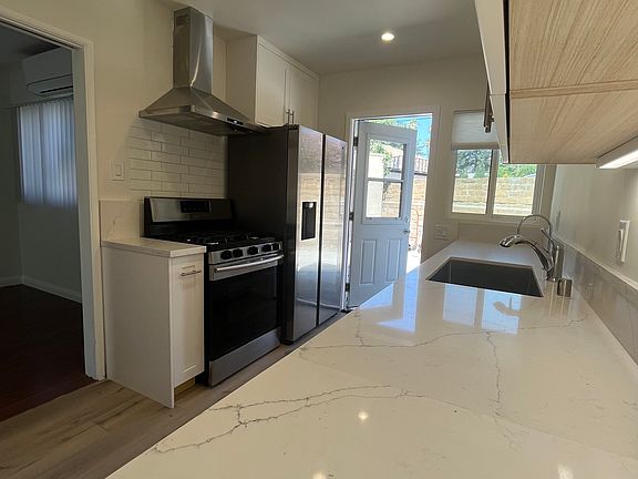 4th image of 1514 N Allen Ave #B