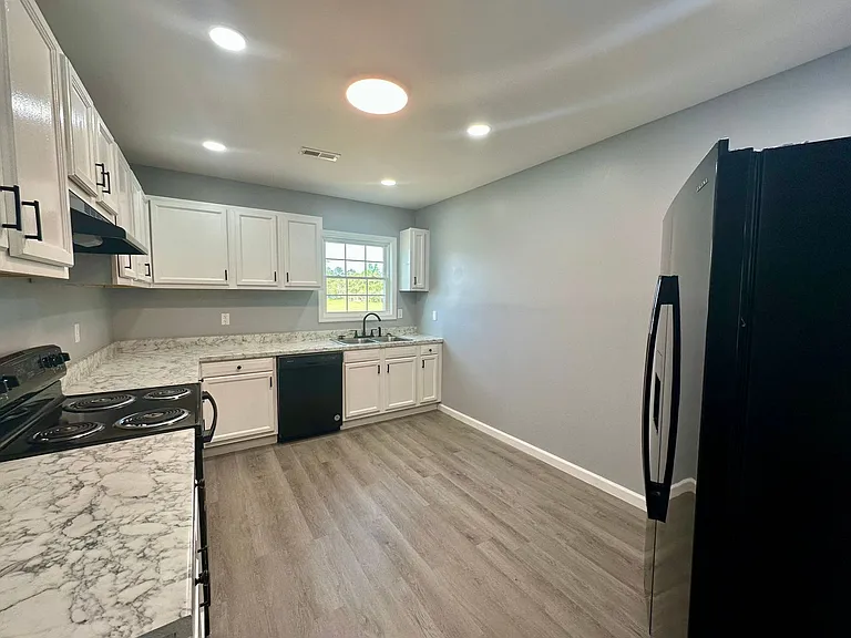 960B Mayfield Dr — Photo 4