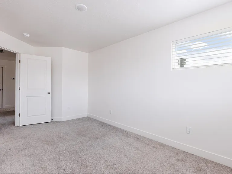 1889 E Honeycomb Dr — Photo 34