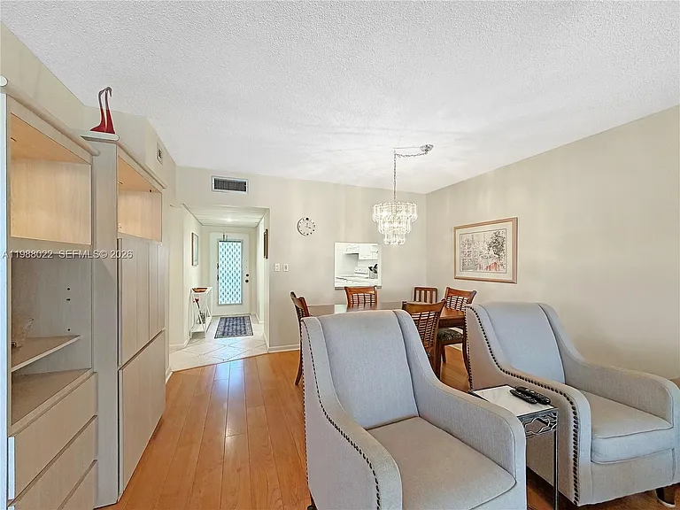 1030 Country Club Dr #309 — Photo 8