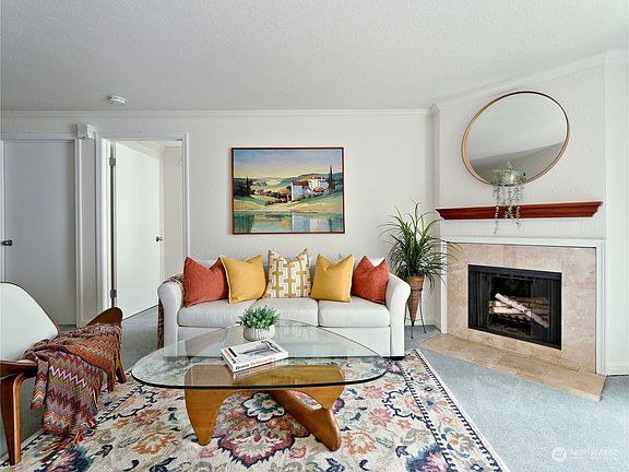 2nd image of 9474 Redmond Woodinville Road NE #A206E