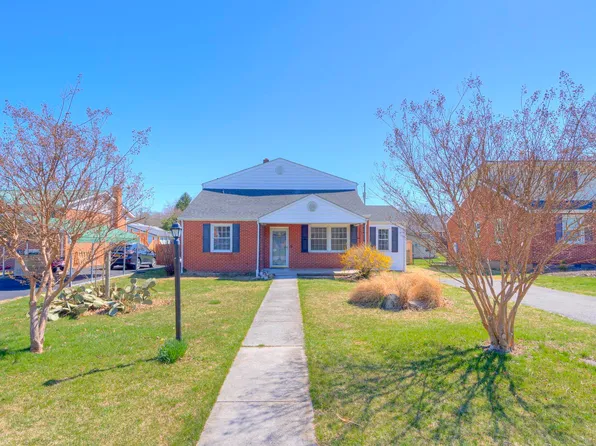 612 10th St, Radford, VA 24141