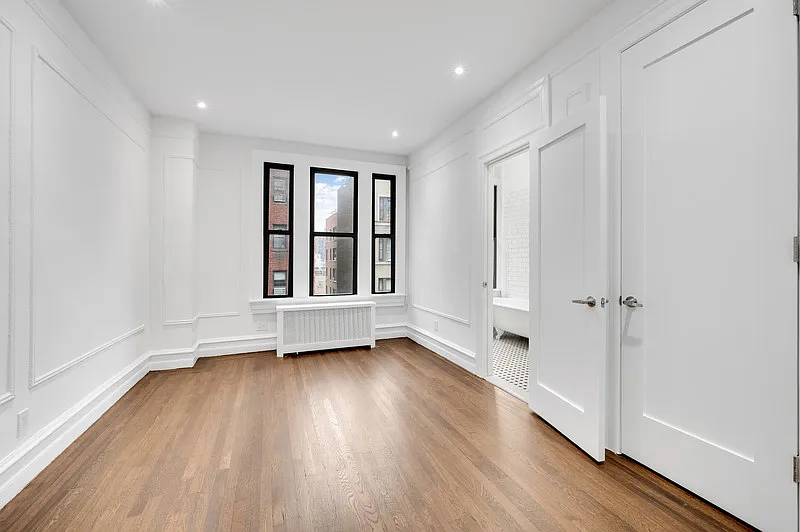 347 West 55th Street — Photo 4