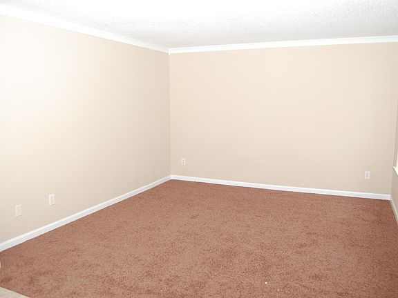 Bonus room in front of house.