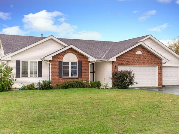 180 Autumnwood Ln, Davis Junction, IL 61020