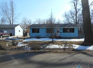 105 Tamarack Ave, Yankton, SD 57078