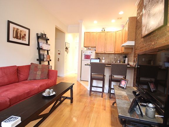 3rd image of 313 W 76th St APT 05B
