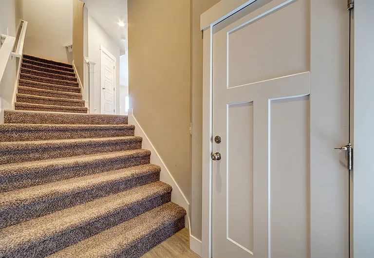 687 S 1840 W #MASTER ROOM — Photo 3