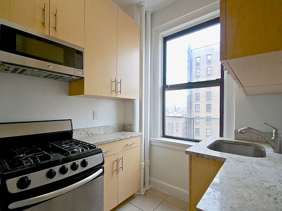 3rd image of 639 W 173rd St APT 8C