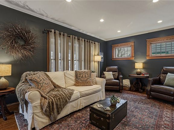 4th image of 109 Hendy Ave