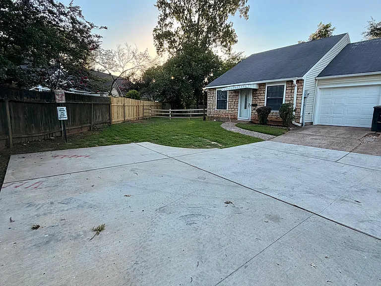 31 Colony Park Dr — Photo 2