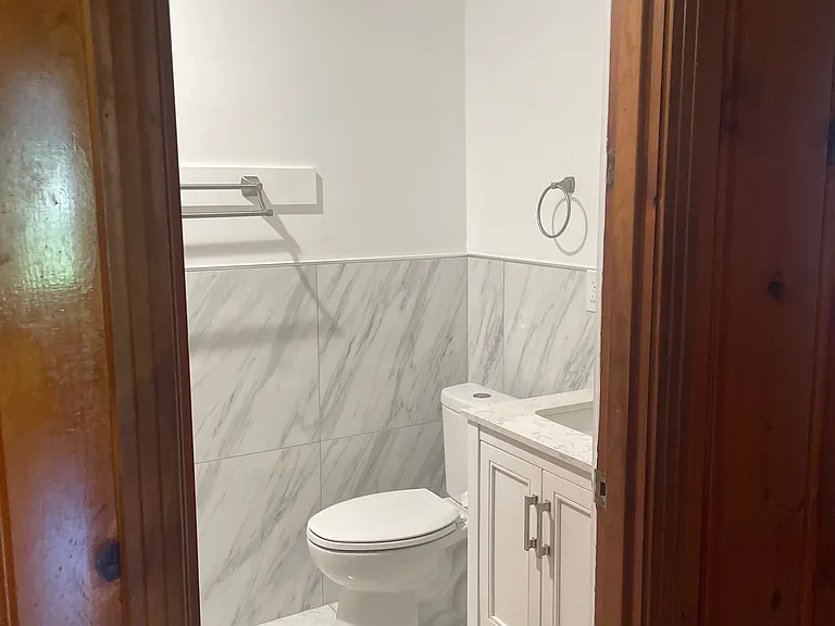 1228 McAlpine Ave — Photo 6