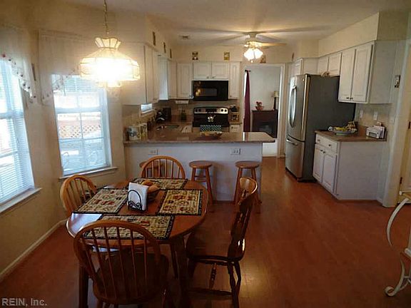 2nd image of 504 Dissdale Ct