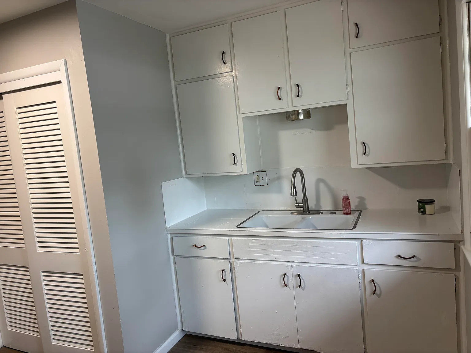 2 bed, 1000 sqft, $800 — Photo 2