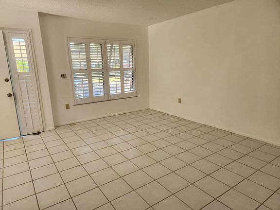 4th image of 749 N Jefferson Ave #749